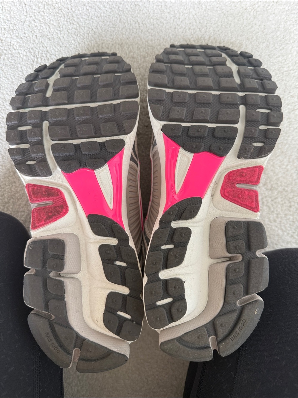 Nike Women’s Vomero 5 Light Gray & Hot Pink Sneakers - Picture 6 of 6